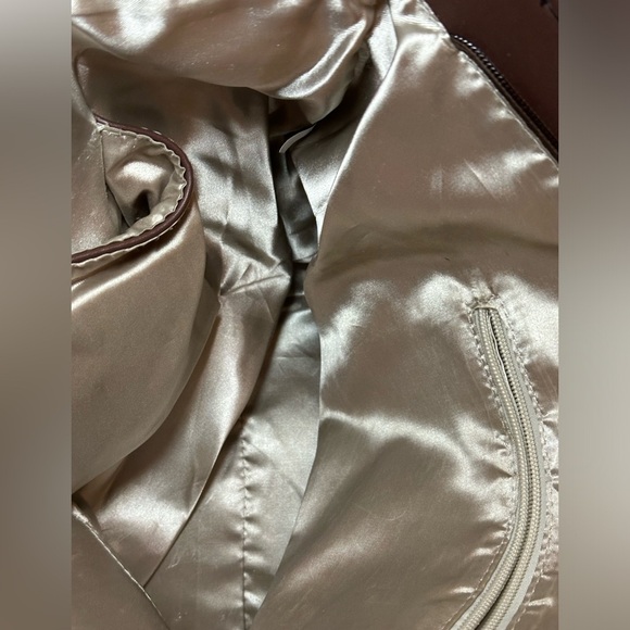 Madi Studio by Madi Claire"Soyora' Tool Embossed Floral Zip Top Tote Bag - EUC - Picture 12 of 12